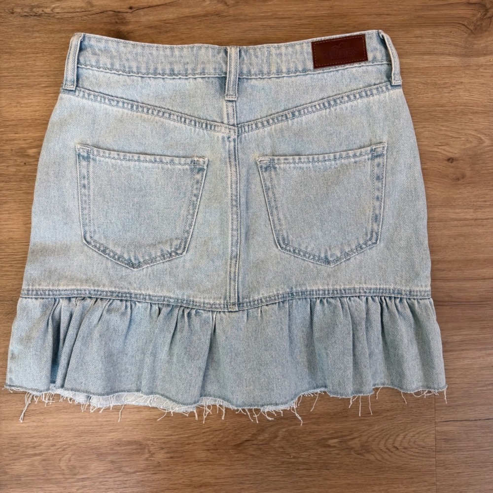 Hollister Ultra High-Rise Ruffle Denim Skirt Light Wash Raw Hem Size 5 W27 NWT - Picture 2 of 8